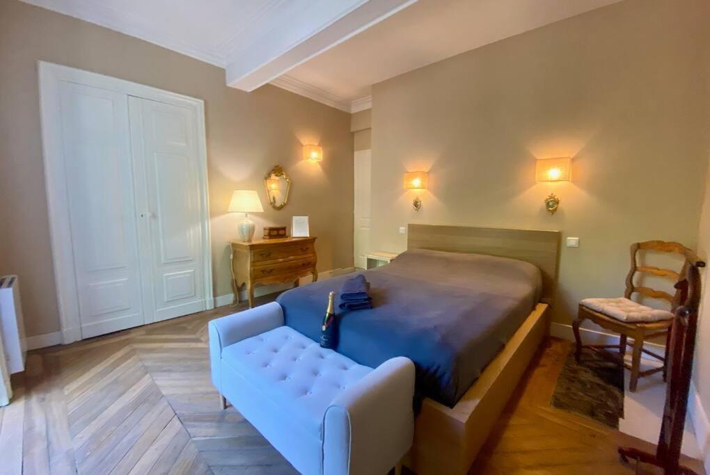 L'Historien - Avec Balcon Coeur De Nimes Apartamento Exterior foto